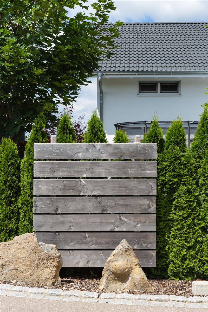 Krinner U-Fix Bodendübel für den Bau eines Sichtschutzzaunes aus Holz